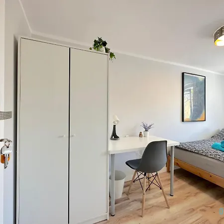 Beksinski -10 Minutes To Old Town & Sea * Gdańsk