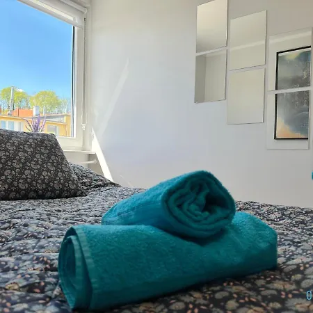 Beksinski -10 Minutes To Old Town & Sea * Gdańsk