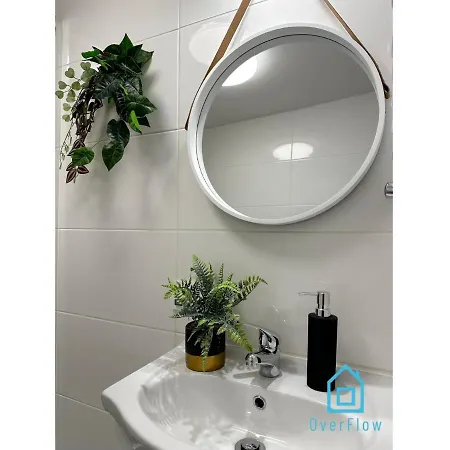 ホームステイ Beksinski -10 Minutes To Old Town & Sea *