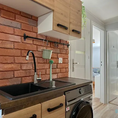 Beksinski -10 Minutes To Old Town & Sea ホームステイ