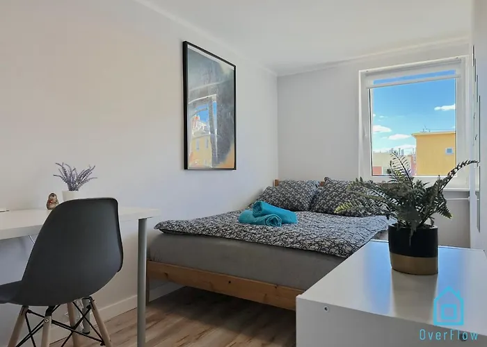 Beksinski -10 Minutes To Old Town & Sea 民宿