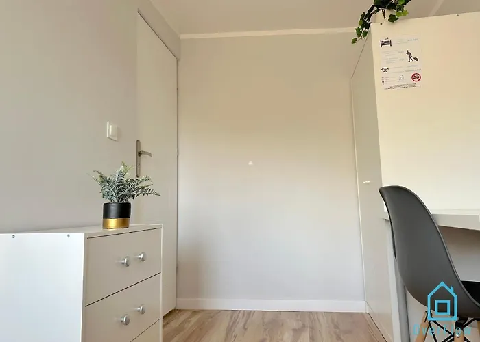 Beksinski -10 Minutes To Old Town & Sea * Гданьск