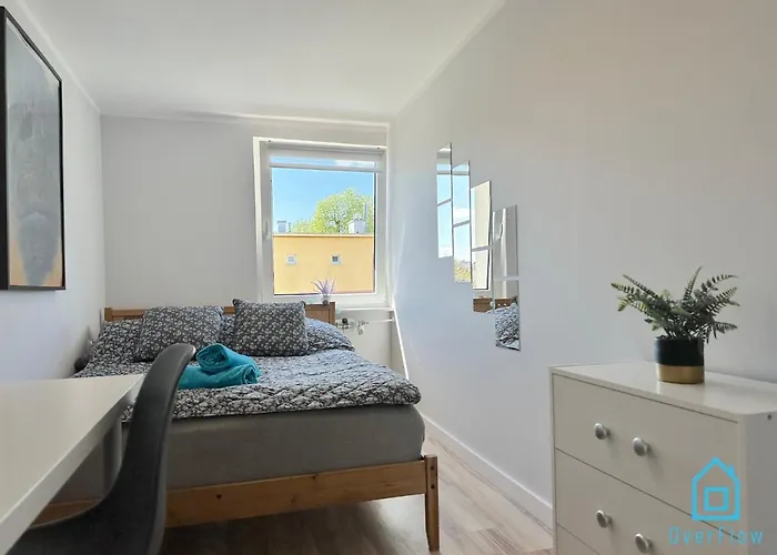 Beksinski -10 Minutes To Old Town & Sea