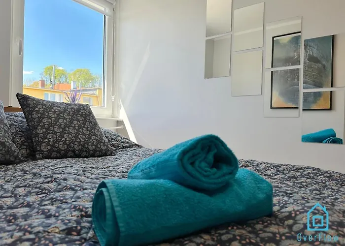 Beksinski -10 Minutes To Old Town & Sea * 格但斯克