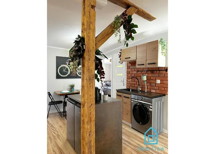 Beksinski -10 Minutes To Old Town & Sea * 格但斯克