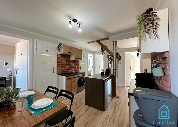 Beksinski -10 Minutes To Old Town & Sea