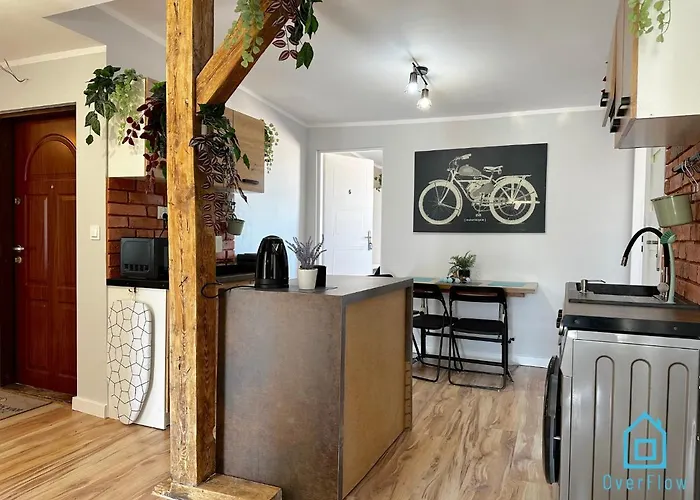 Beksinski -10 Minutes To Old Town & Sea *