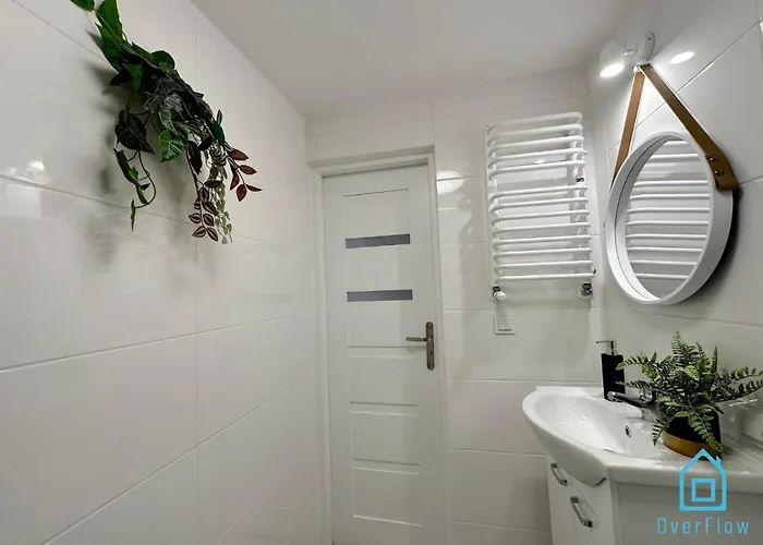 Beksinski -10 Minutes To Old Town & Sea *