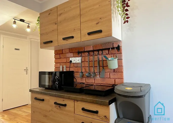 Beksinski -10 Minutes To Old Town & Sea